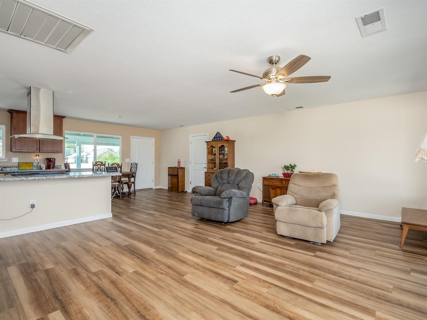 25858 Tanforan Drive Madera, CA 93638 - Photo 9 of 21
