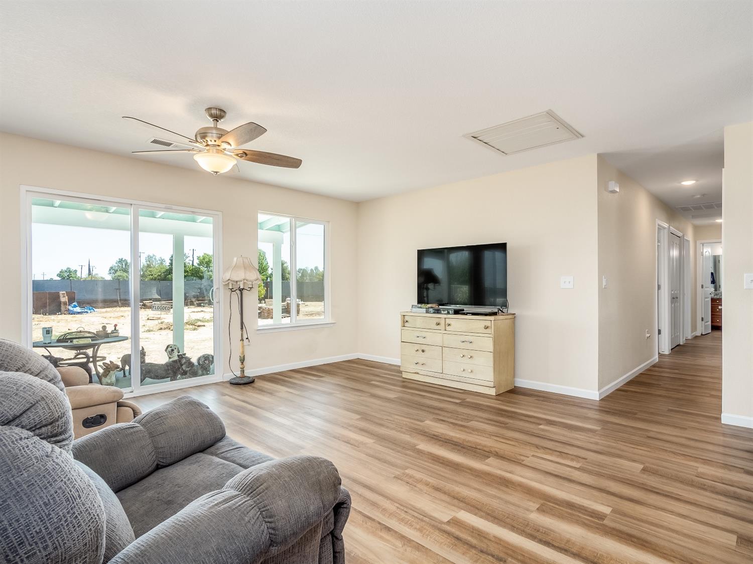 25858 Tanforan Drive Madera, CA 93638 - Photo 10 of 21