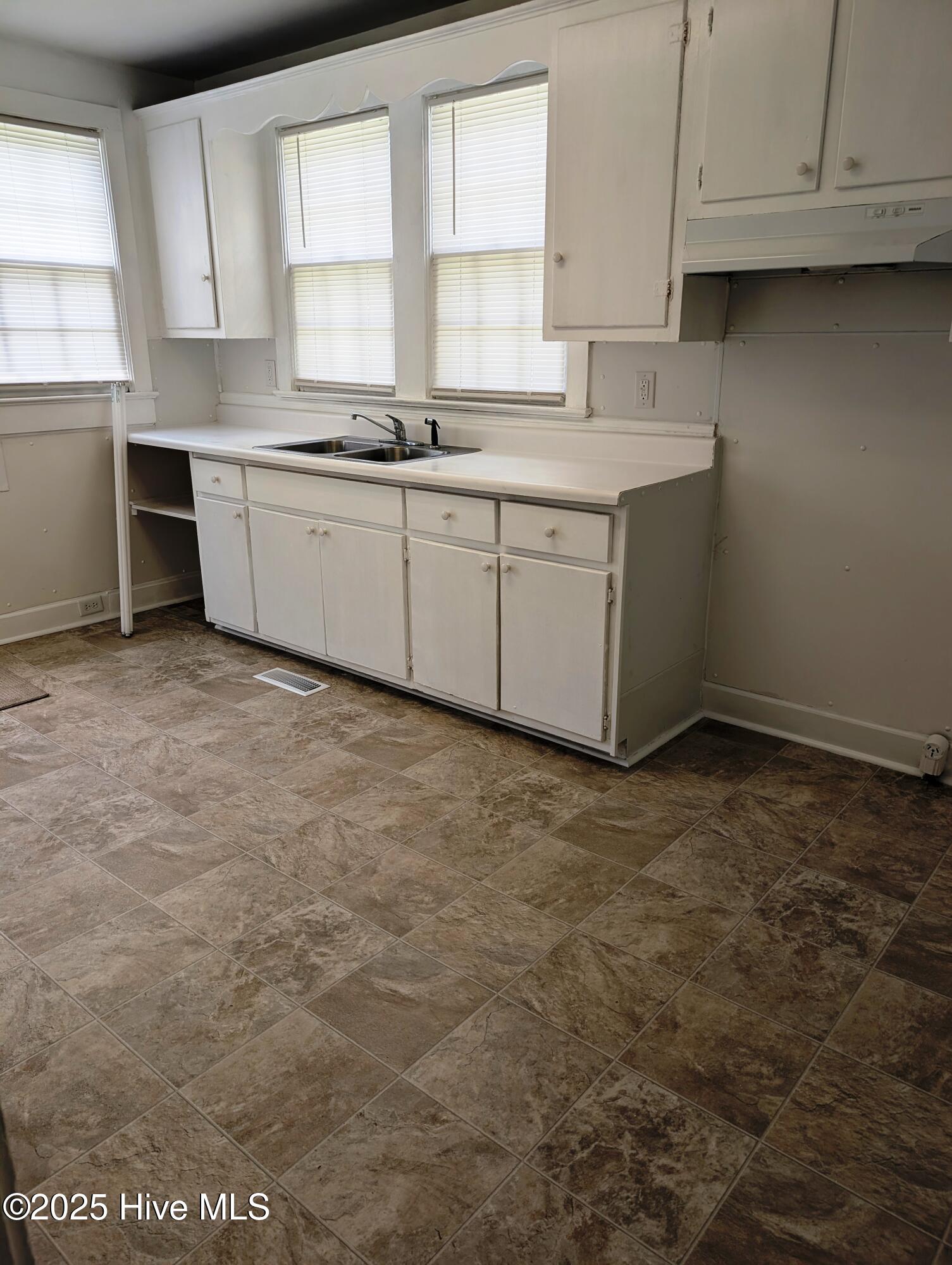 1109 Woodrow Street South Wilson, NC 27893 - Photo 6 of 9 1109 Woodrow St (6)