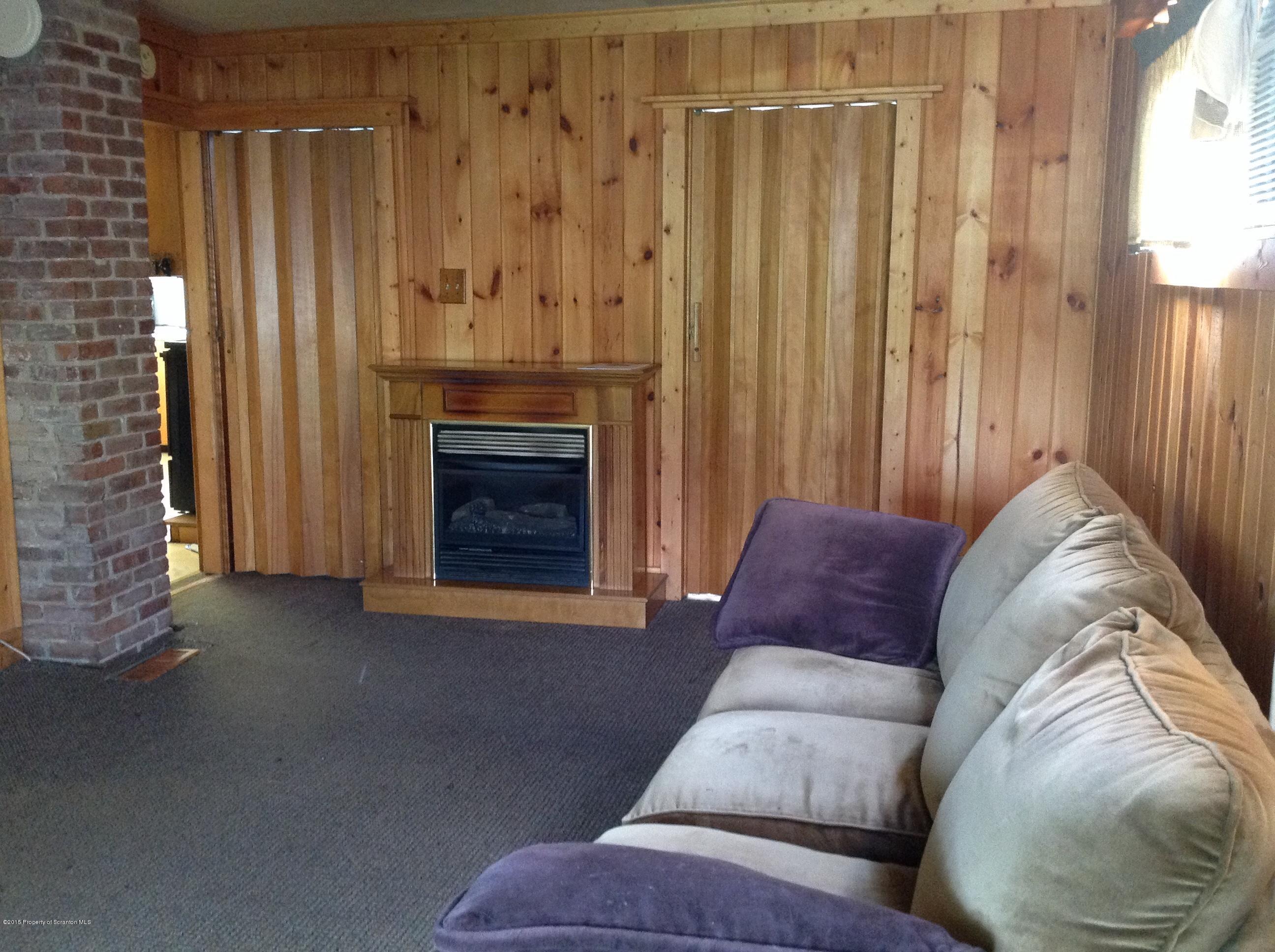 754 Squier Hill Road Nicholson, PA 18446 - Photo 9 of 39 Living Room