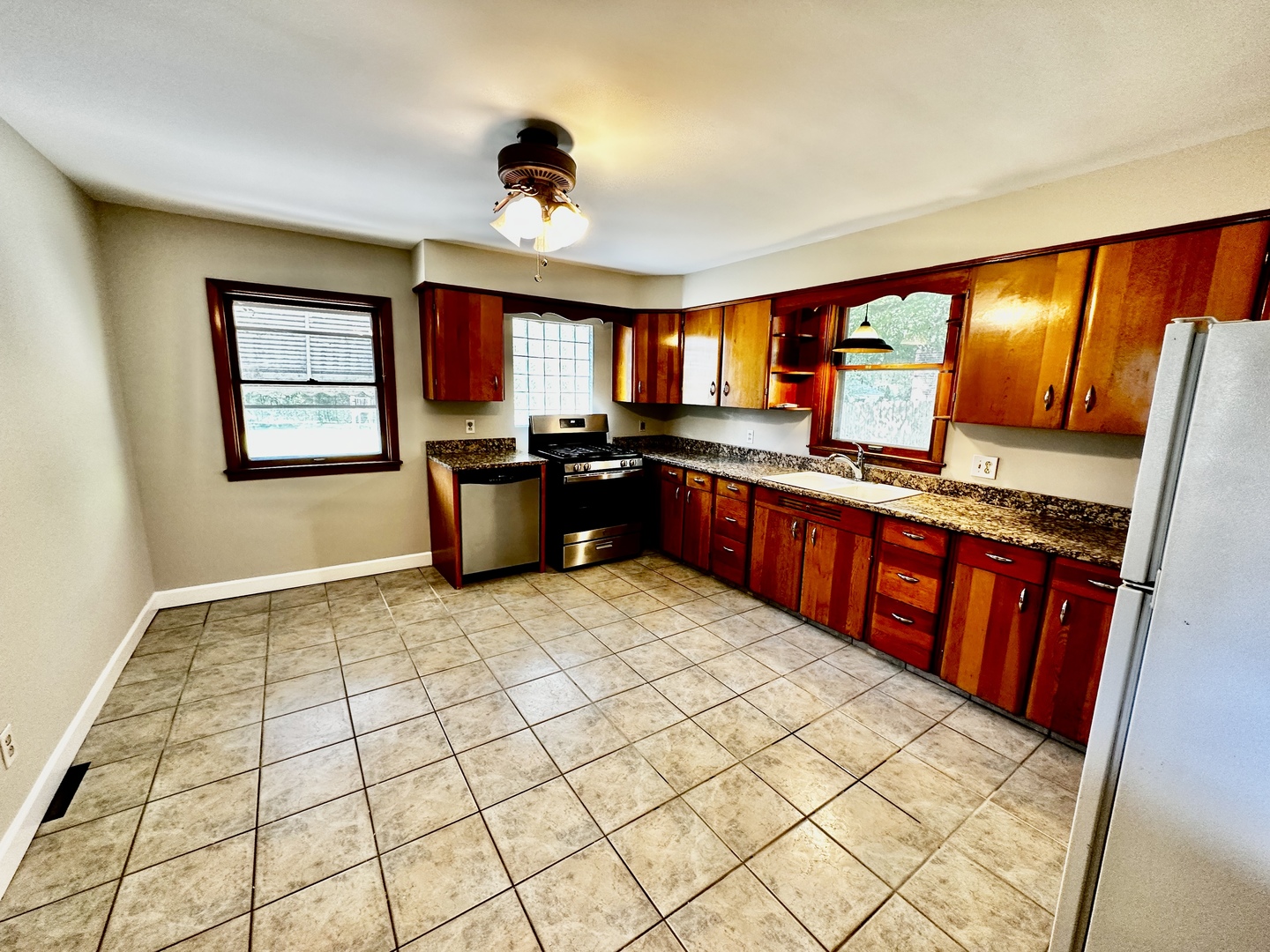 2015 South State Street Lockport, IL 60441 - Photo 5 of 30