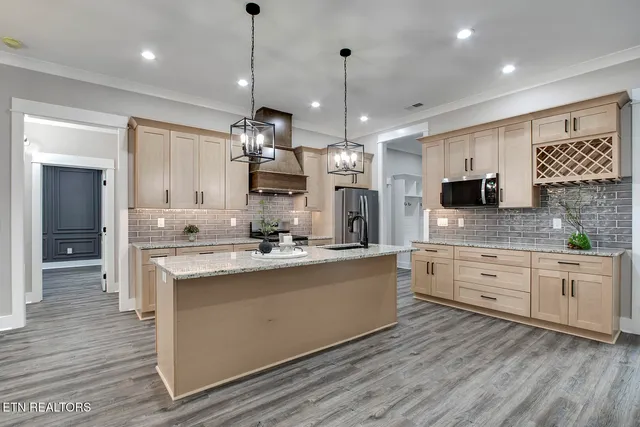 $619,900 | 115 Oonoga Way, Loudon, TN 37774