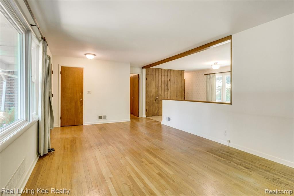 2361 Oklahoma Avenue Rochester Hills, MI 48309 - Photo 15 of 45