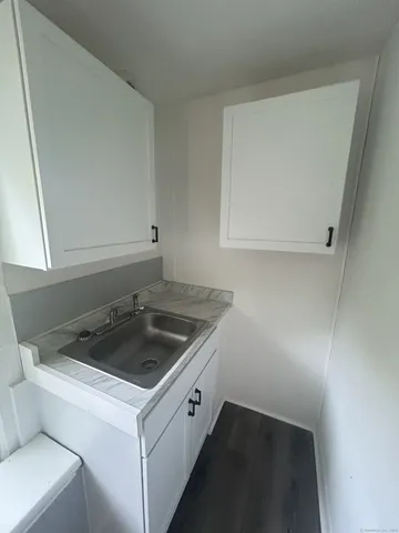 $1,300 | 112 High Street, Unit 3, Vernon, CT 06066