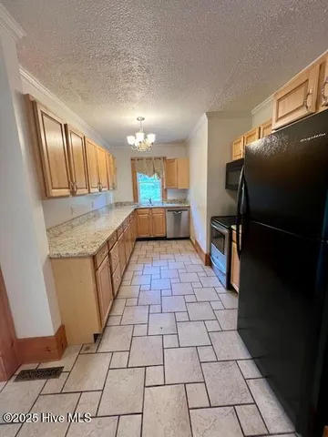 $1,850 | 220 River Road, Washington, NC 27889