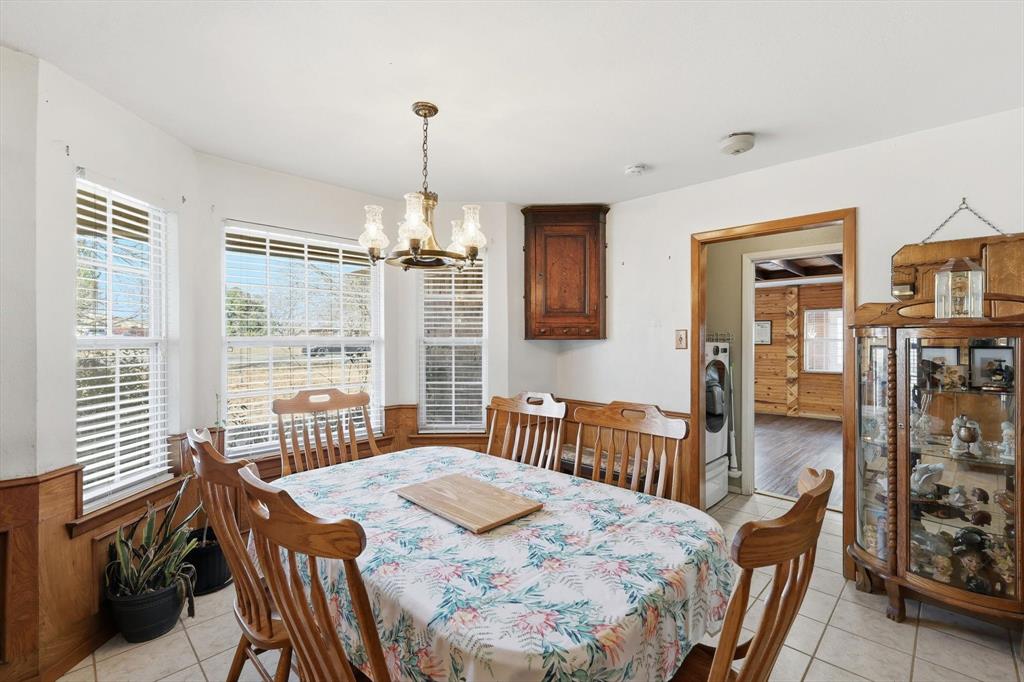 11436 Ridgeview Circle Fort Worth, TX 76244 - Photo 8 of 33 a view of a dining room with furniture