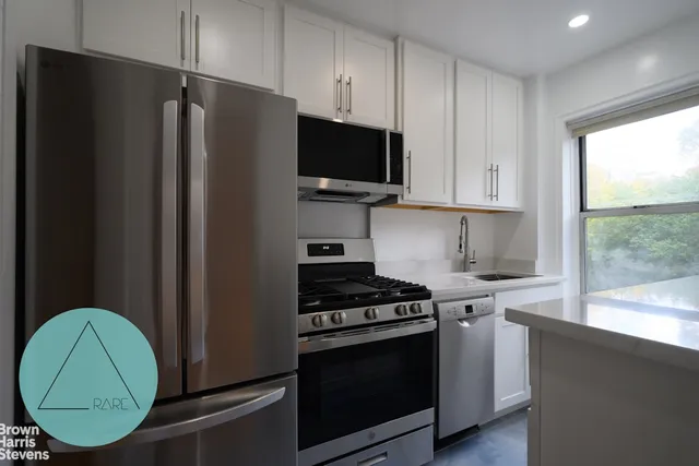 $350,000 | 5430 Netherland Avenue, Unit C23 | North Riverdale