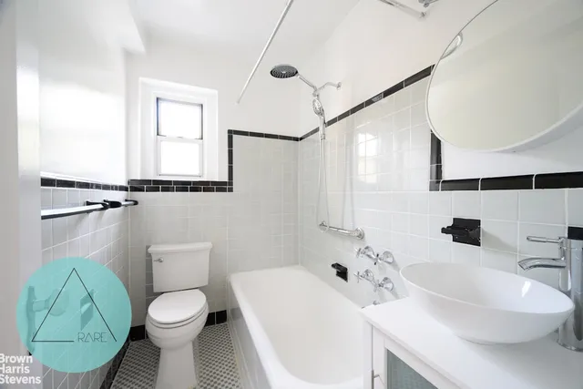 $350,000 | 5430 Netherland Avenue, Unit C23 | North Riverdale