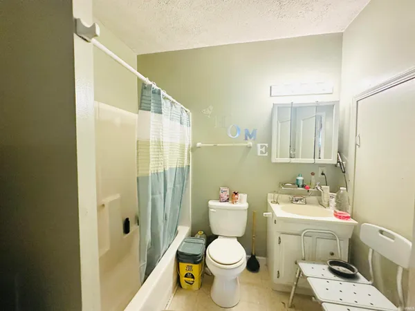 $219,900 | 1009-1011 East Lawrence Street, Mishawaka, IN 46545