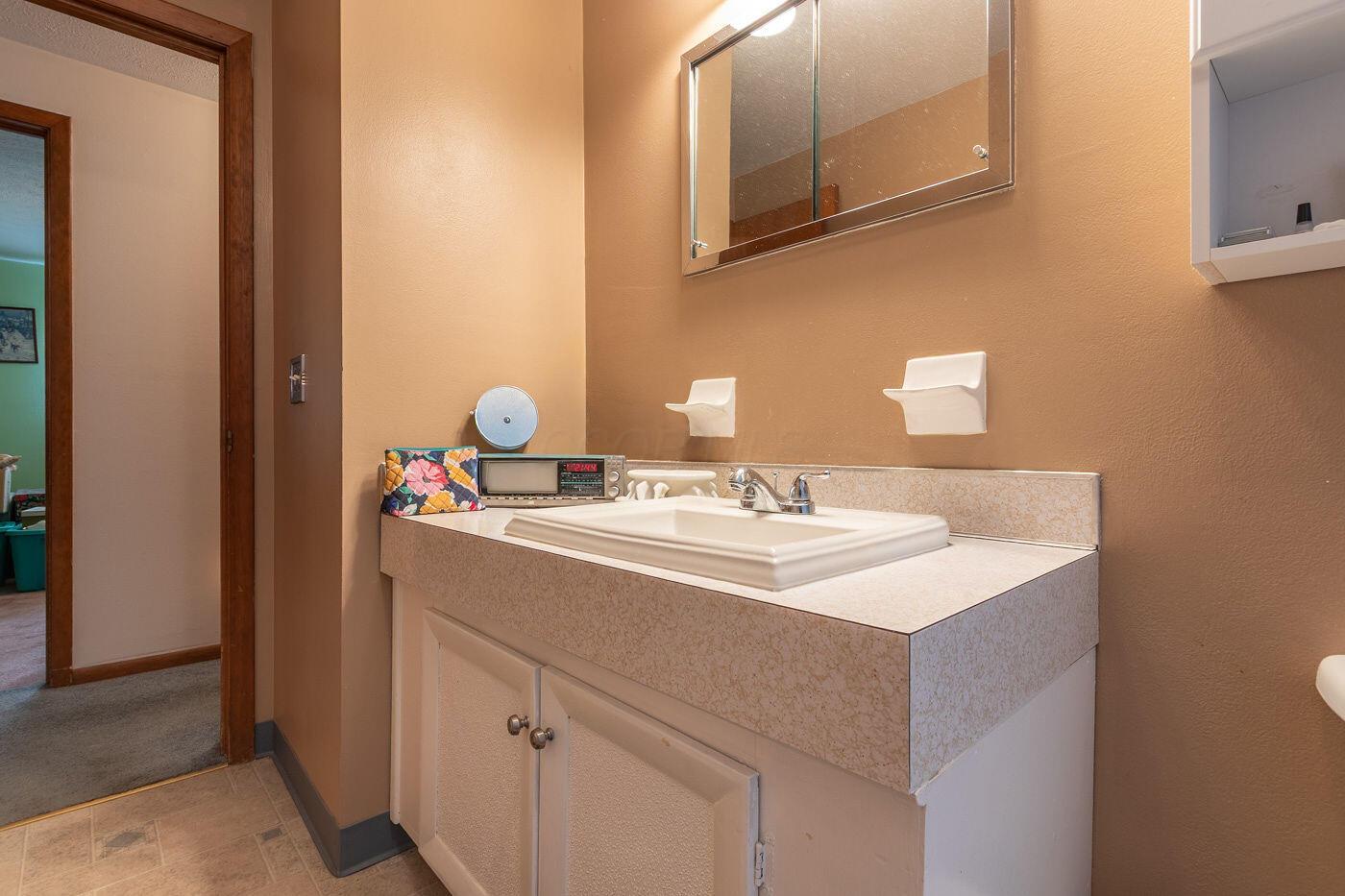 3547 Noe Bixby Road Columbus, OH 43232 - Photo 18 of 27 17