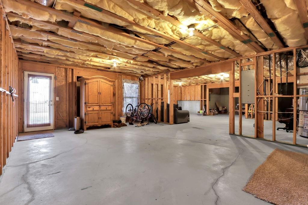 737 Heritage Post Lane Southwest Grayson, GA 30017 - Photo 39 of 50 a view of a room with gym equipment
