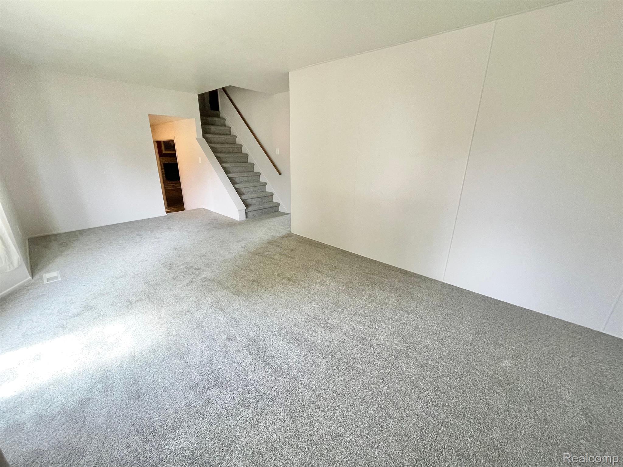 736 E. Grand Blanc Rd. Grand Blanc, MI 48439 - Photo 4 of 16 Living Room