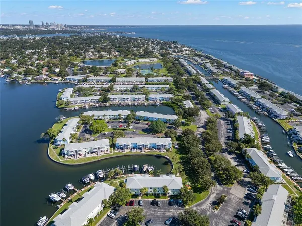 $2,500 | 5243 Beach Drive Southeast, Unit B, St. Petersburg, FL 33705