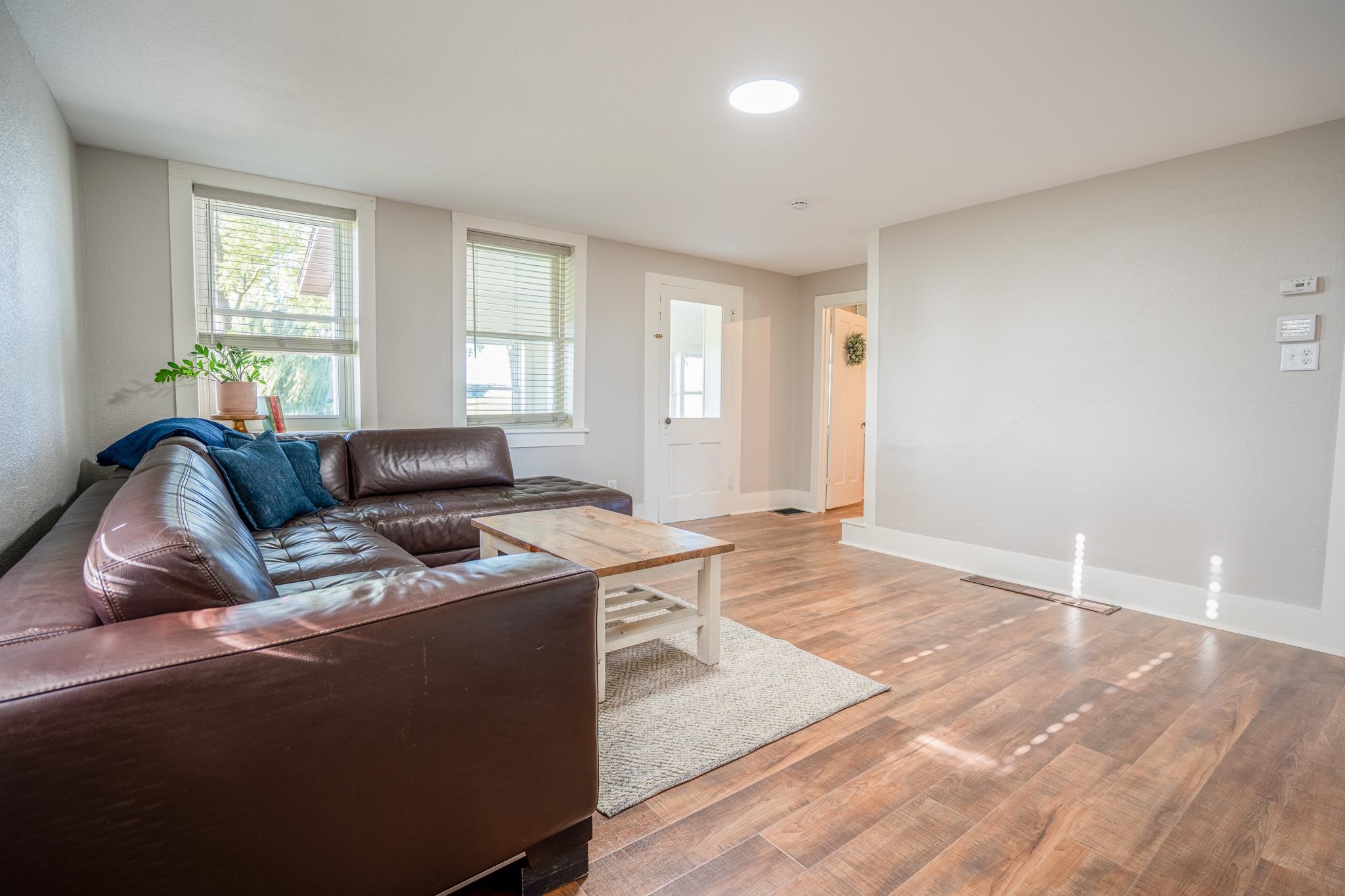 2368 West Winneshiek Road Freeport, IL 61032 - Photo 12 of 39 a living room with furniture and a window