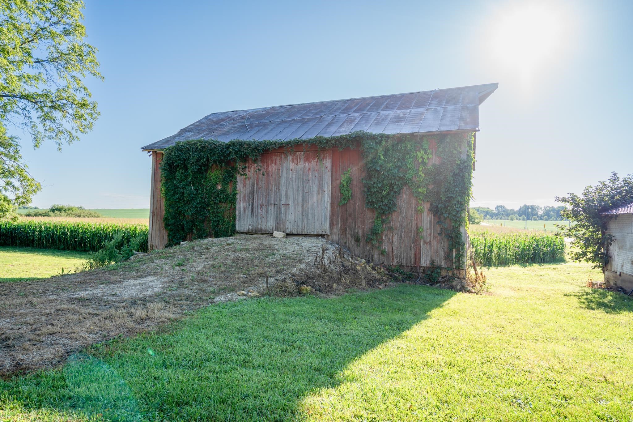 2368 West Winneshiek Road Freeport, IL 61032 - Photo 35 of 39 a view of a house with backyard and garden