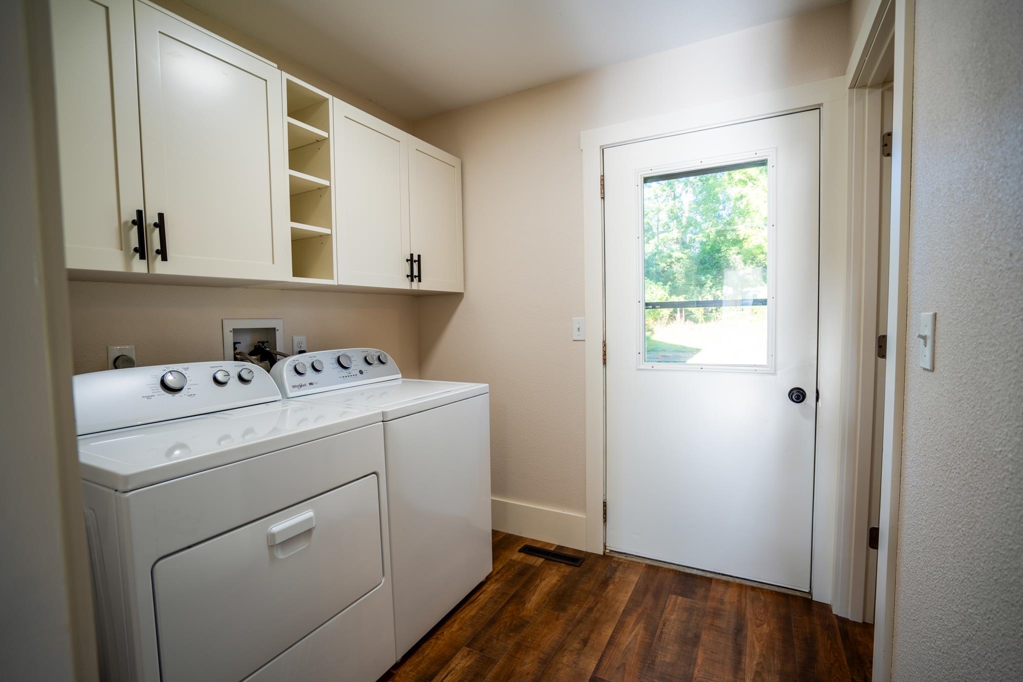 2368 West Winneshiek Road Freeport, IL 61032 - Photo 9 of 39 a view of storage and utility room with washer and dryer