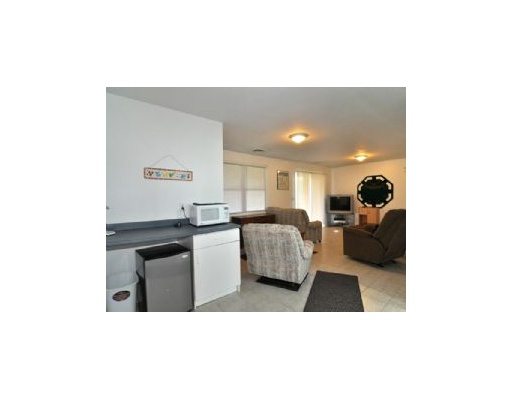 8 Captain Freebody Road Narragansett, RI 02882 - Photo 2 of 6 Kitchen.