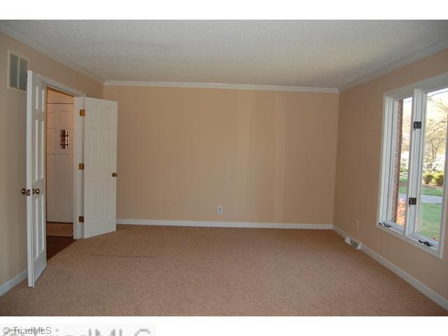 1811 Dantzler Road High Point, NC 27265 - Photo 2 of 16 Living Room.