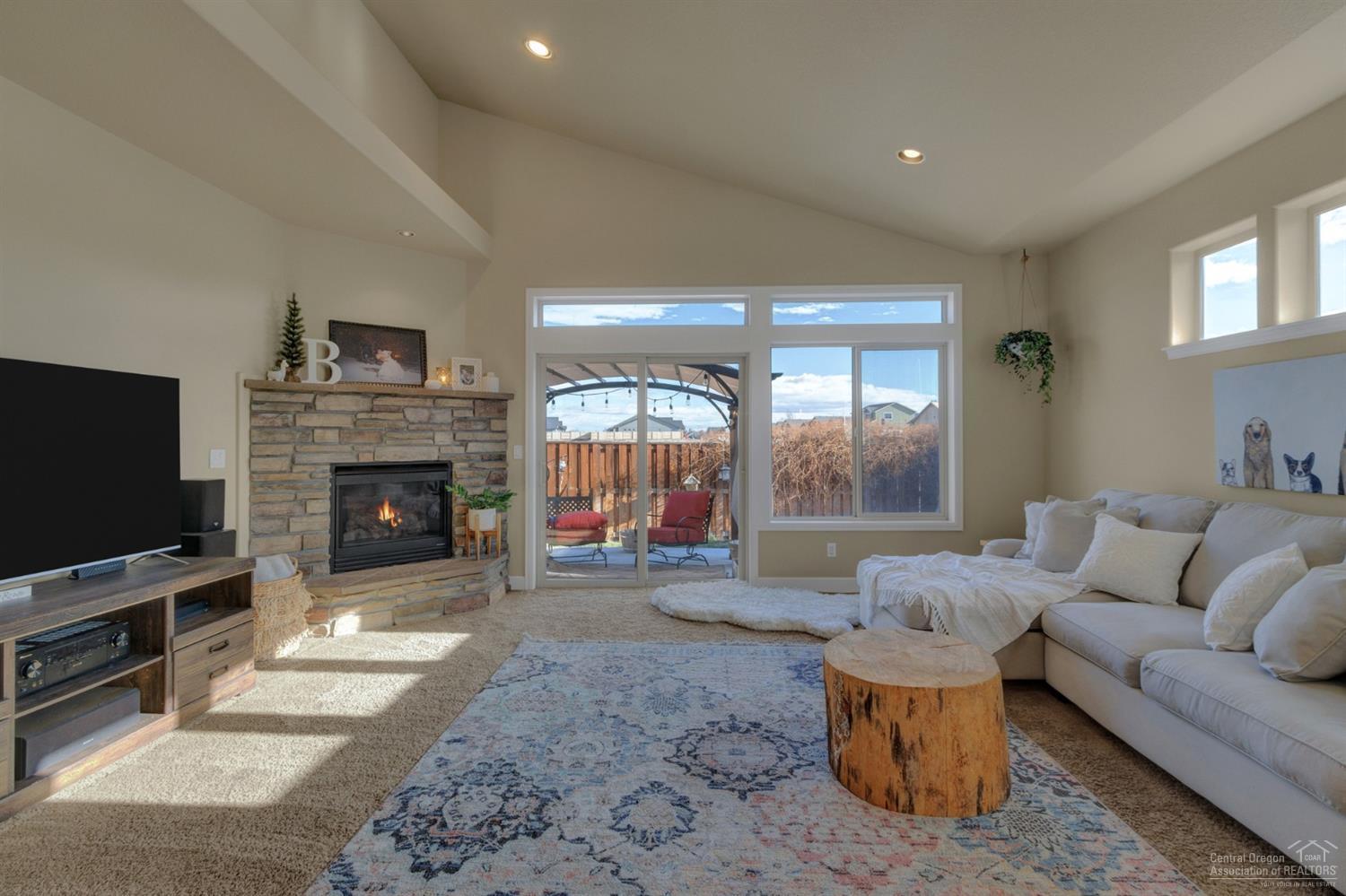 758 Northwest 28th Loop Redmond, OR 97756 - Photo 10 of 22 Additional Photo
