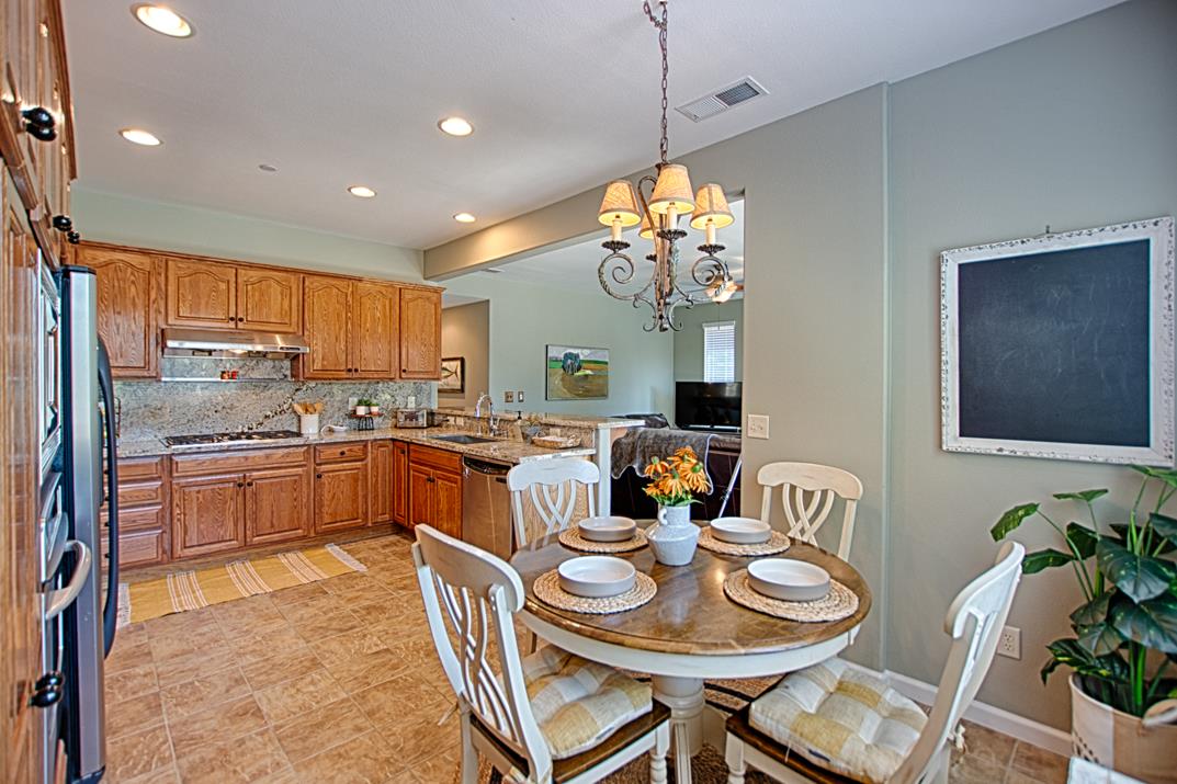 368 Strawberry Road Watsonville, CA 95076 - Photo 10 of 35 Gallery Image 10