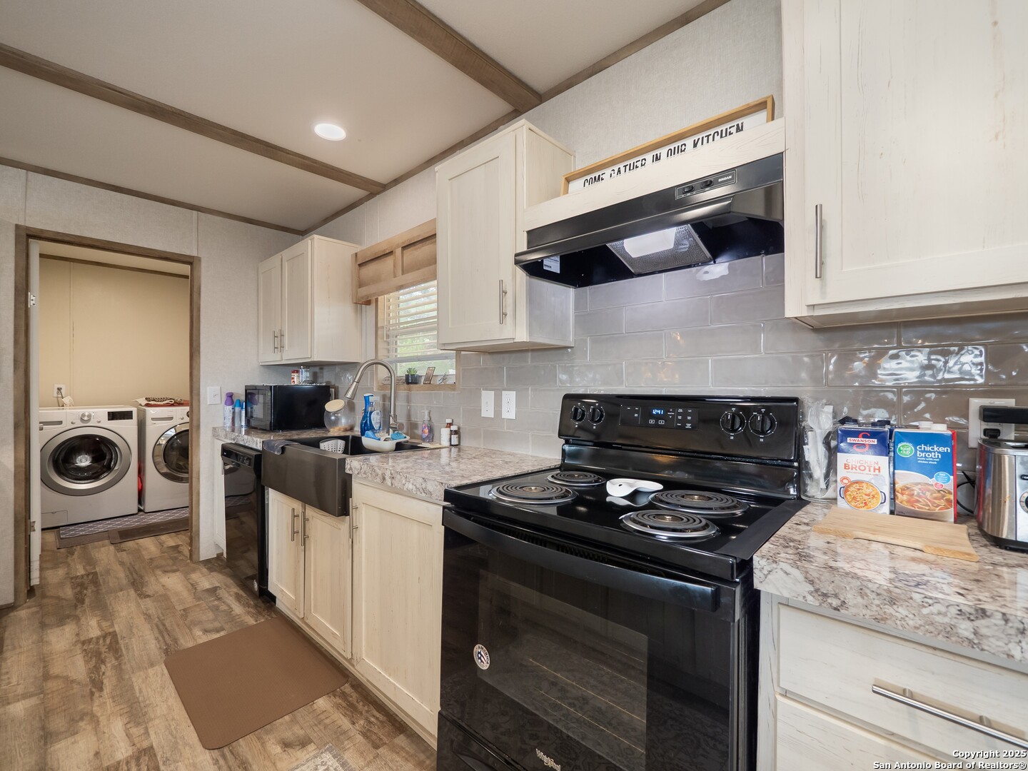 385 Ridge Trail Bandera, TX 78003 - Photo 13 of 36