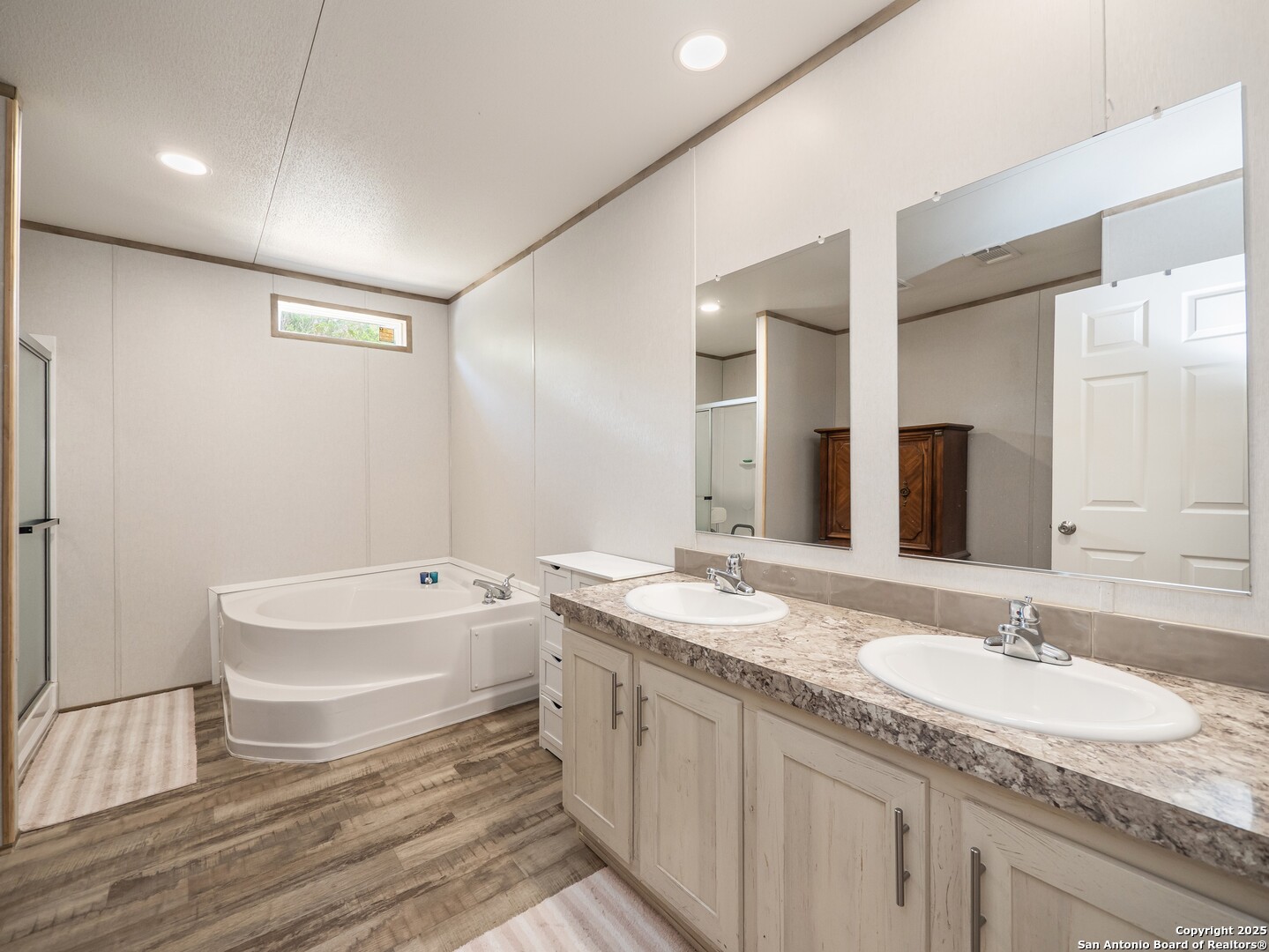 385 Ridge Trail Bandera, TX 78003 - Photo 16 of 36