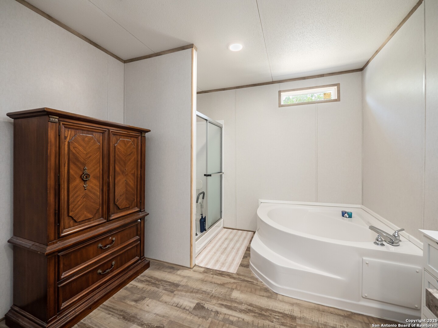 385 Ridge Trail Bandera, TX 78003 - Photo 17 of 36