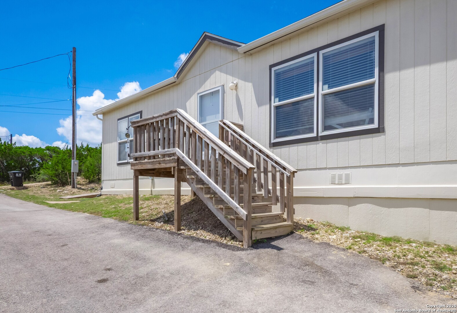 385 Ridge Trail Bandera, TX 78003 - Photo 3 of 36