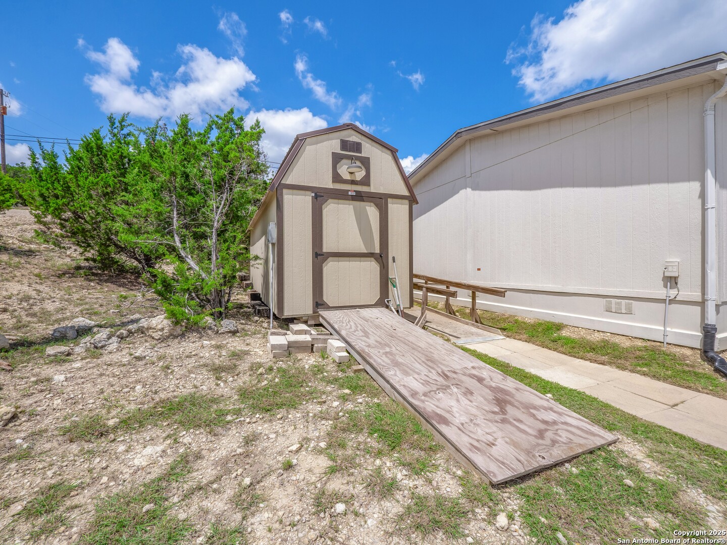 385 Ridge Trail Bandera, TX 78003 - Photo 32 of 36