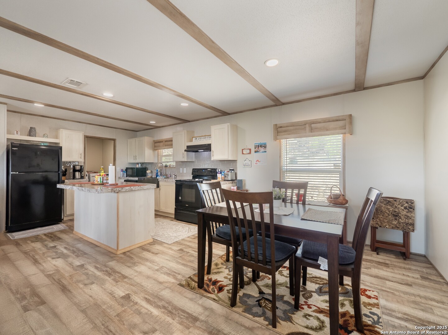 385 Ridge Trail Bandera, TX 78003 - Photo 7 of 36