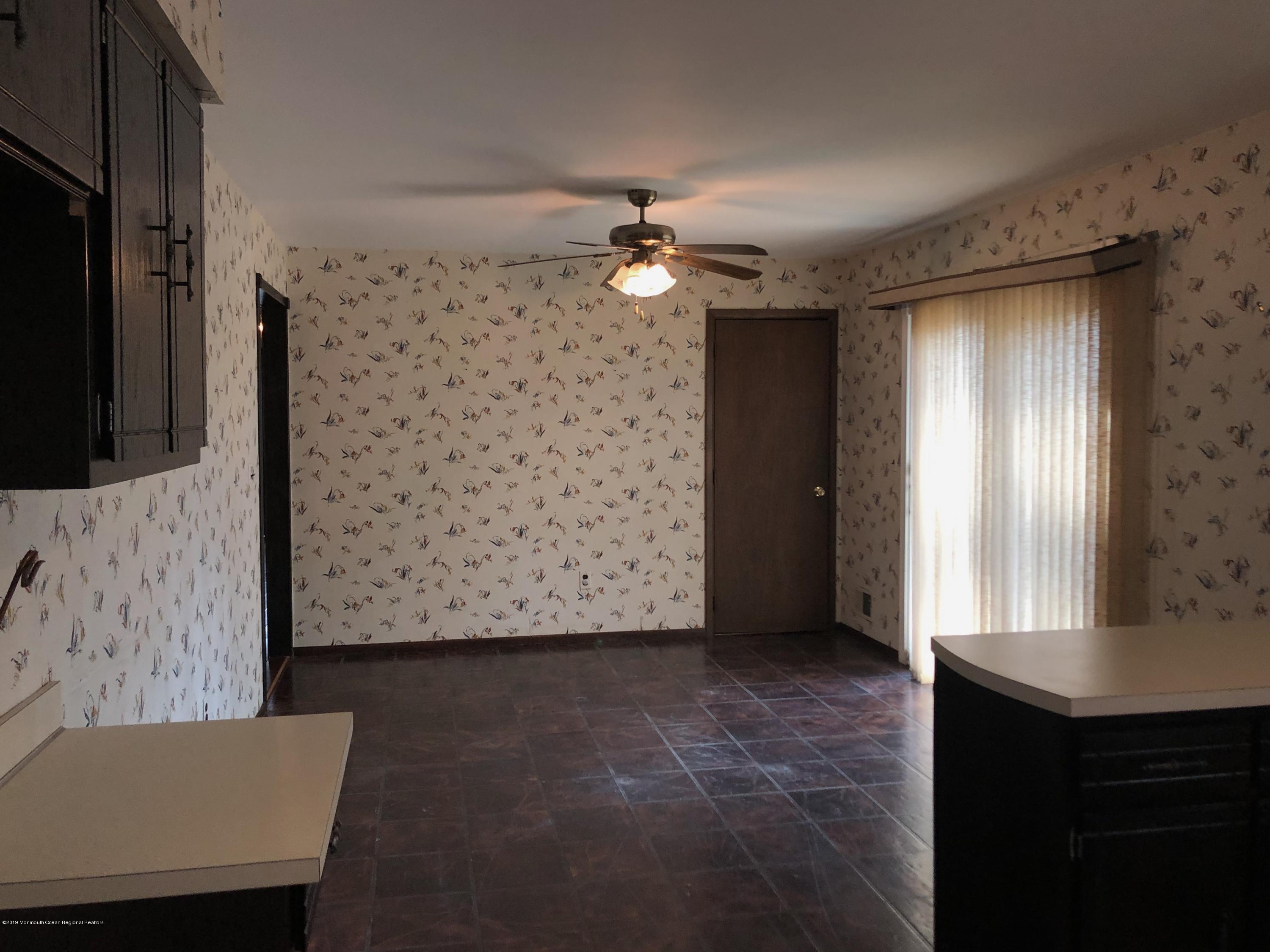200 Bartley Road Jackson, NJ 08527 - Photo 6 of 14 Dining Area