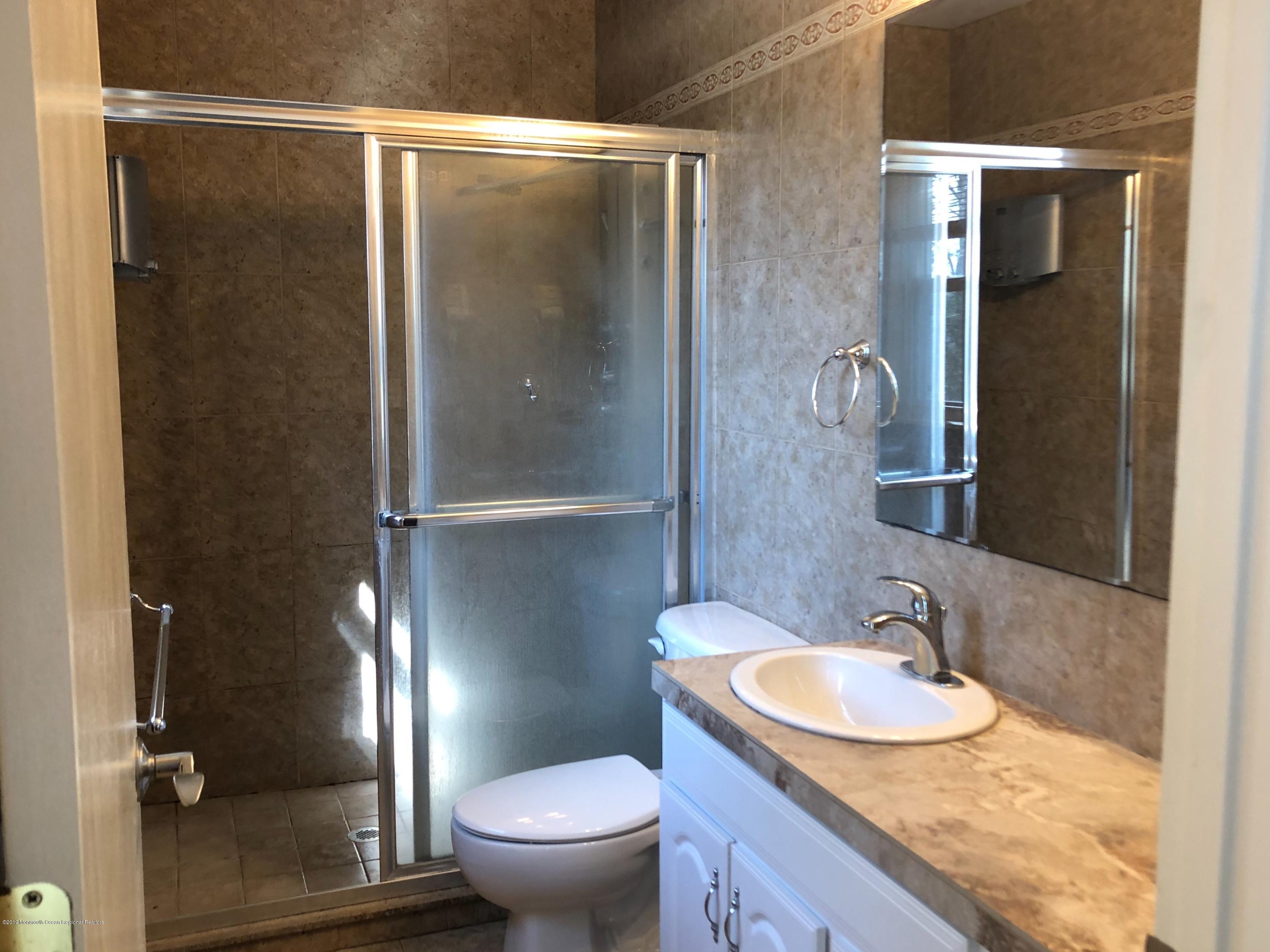 200 Bartley Road Jackson, NJ 08527 - Photo 10 of 14 Master Bath