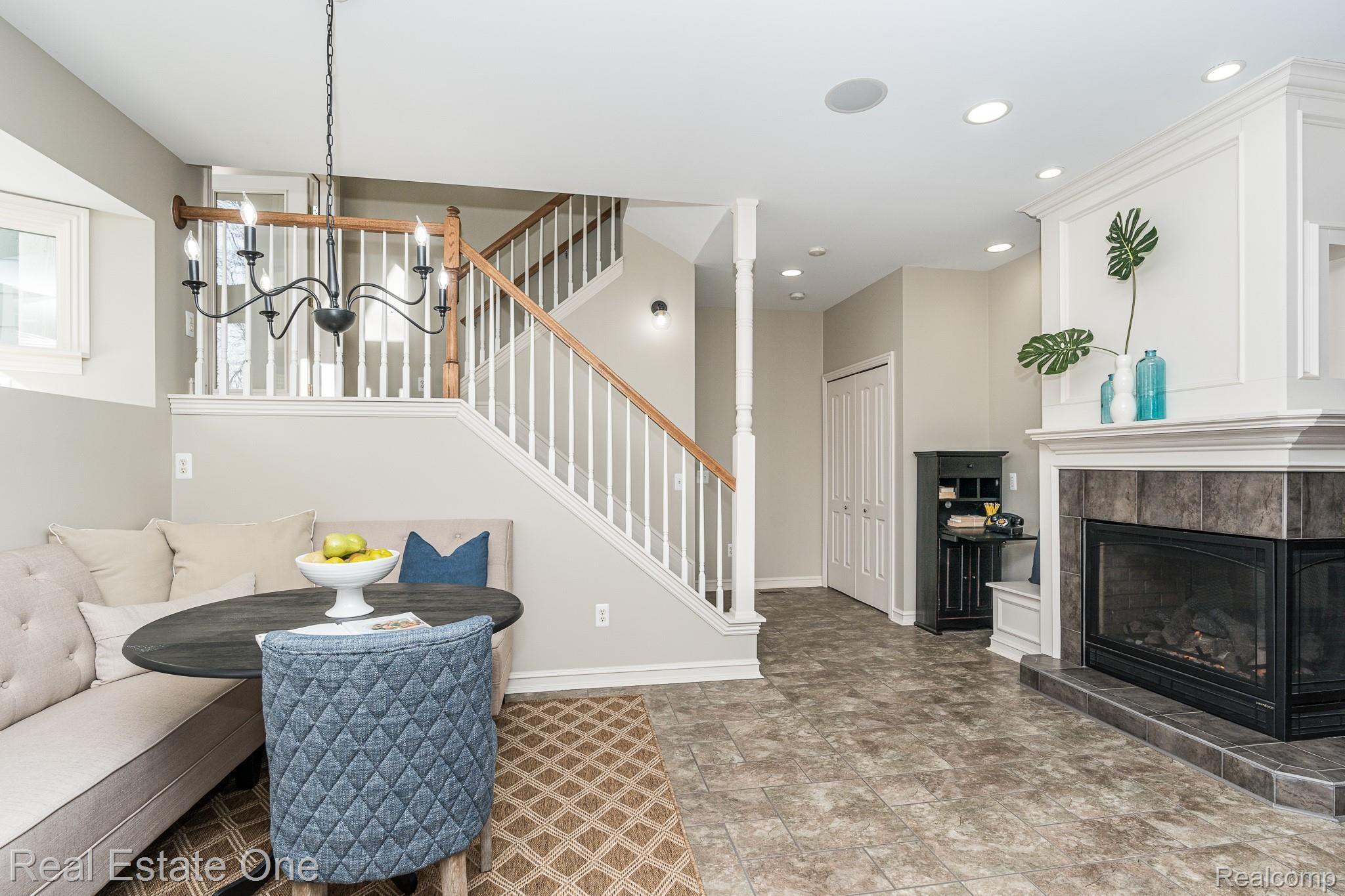 341 Griggs Street Rochester, MI 48307 - Photo 14 of 49 Eat-in and view to back stairs