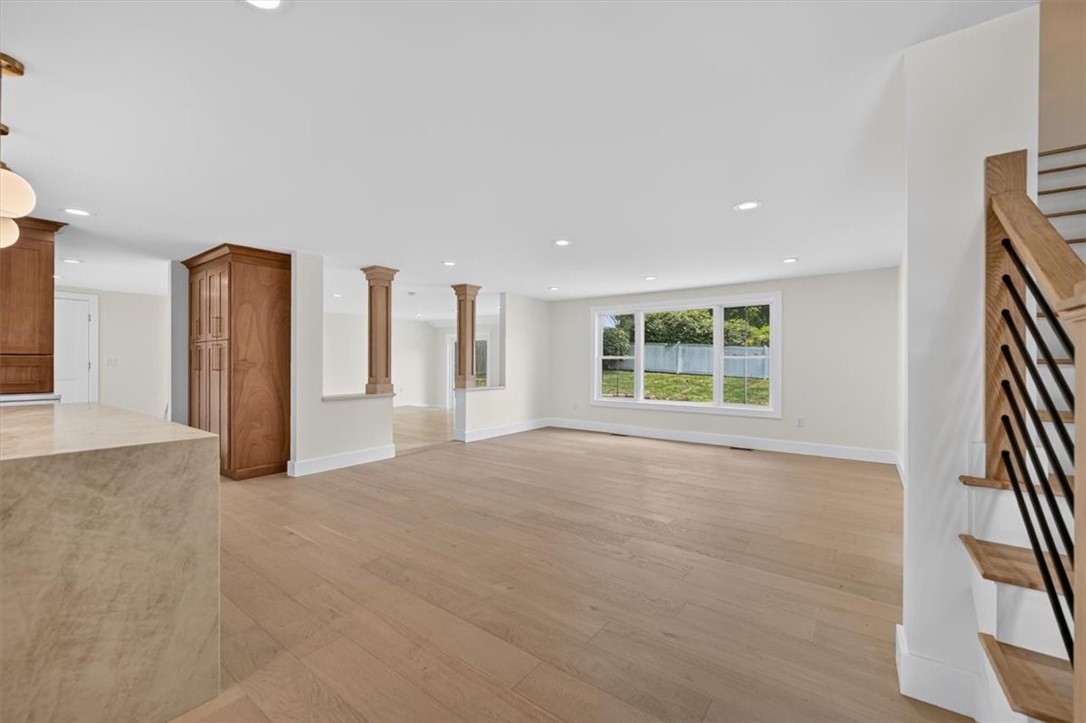 61 Applegate Road Cranston, RI 02920 - Photo 11 of 48 Gallery Image 11