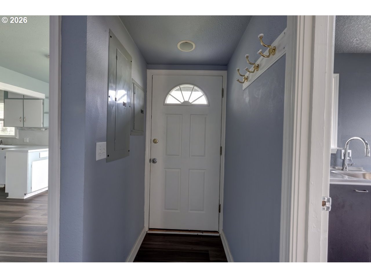 308 1st Street Garibaldi, OR 97118 - Photo 25 of 48 a view of entryway with livingroom
