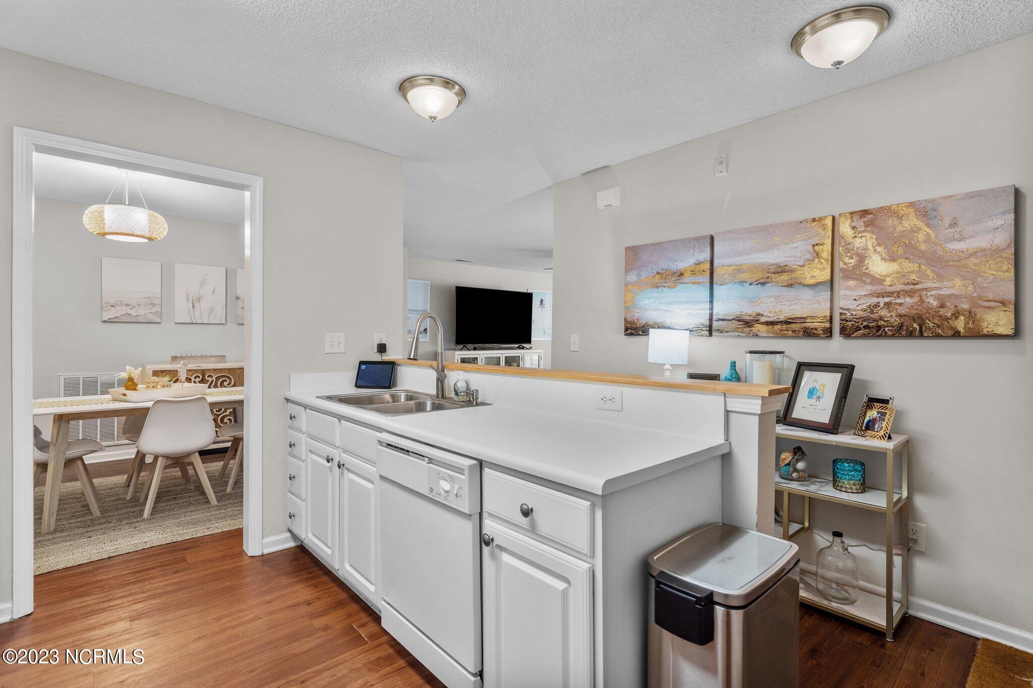 5010 Hunters Trail, Unit 2 Wilmington, NC 28405 - Photo 11 of 40 17-web-or-mls-DSC06826