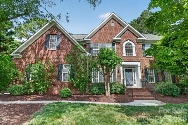 $749,900 | 6208 Pumpernickel Lane, Wesley Chapel, NC 28110