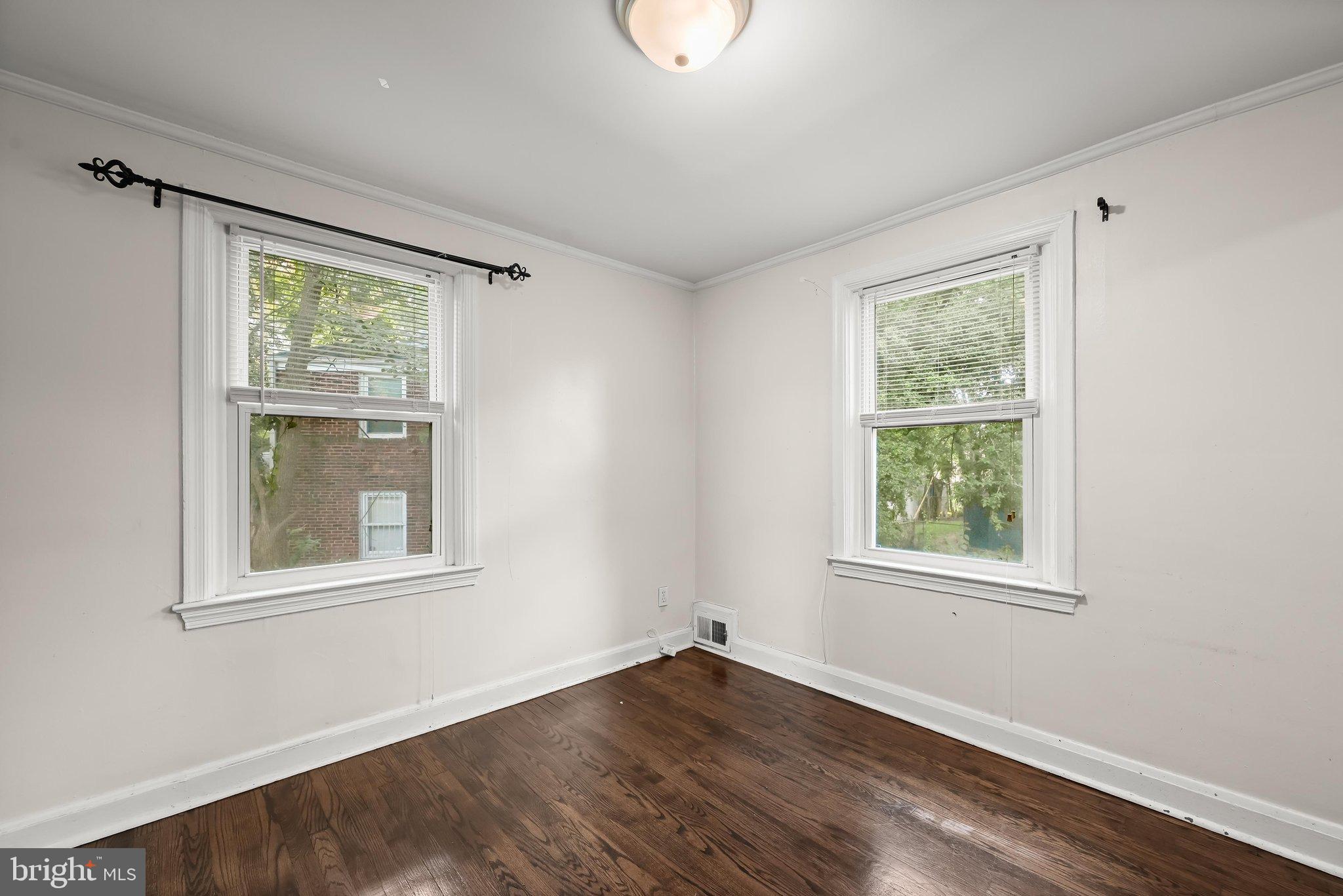 5104 Sunset Road Baltimore, MD 21215 - Photo 9 of 32 Dining Room