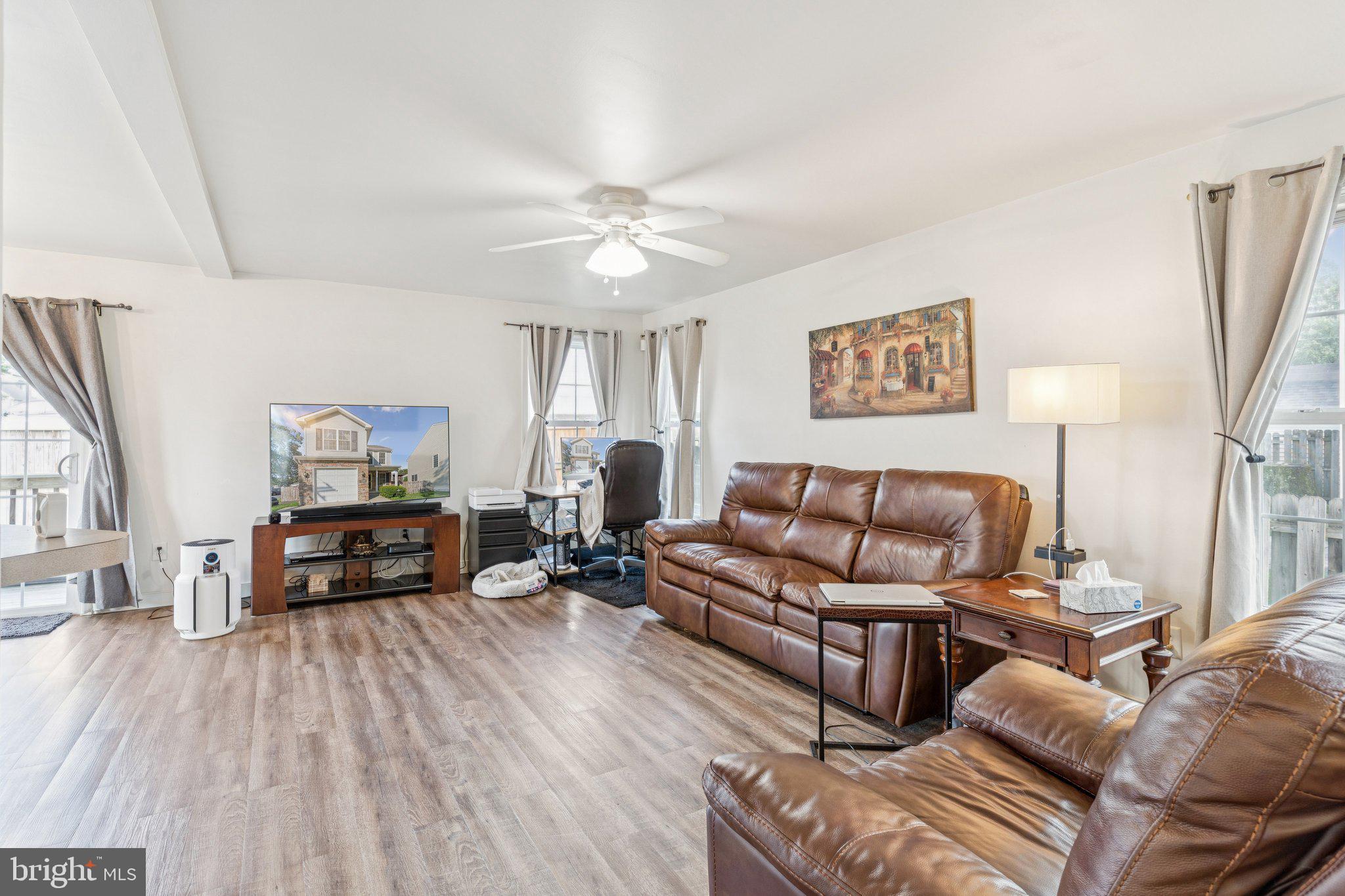 7821 Outing Avenue Pasadena, MD 21122 - Photo 3 of 28