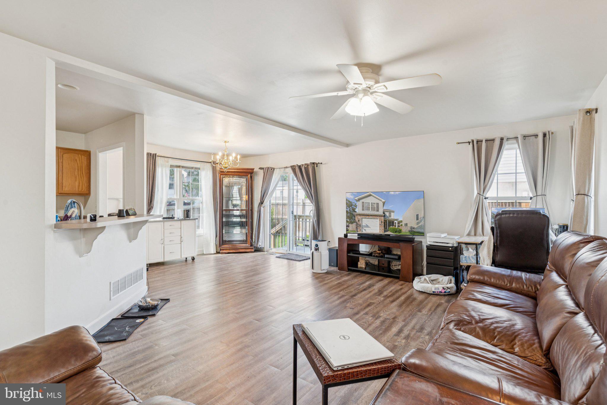 7821 Outing Avenue Pasadena, MD 21122 - Photo 4 of 28