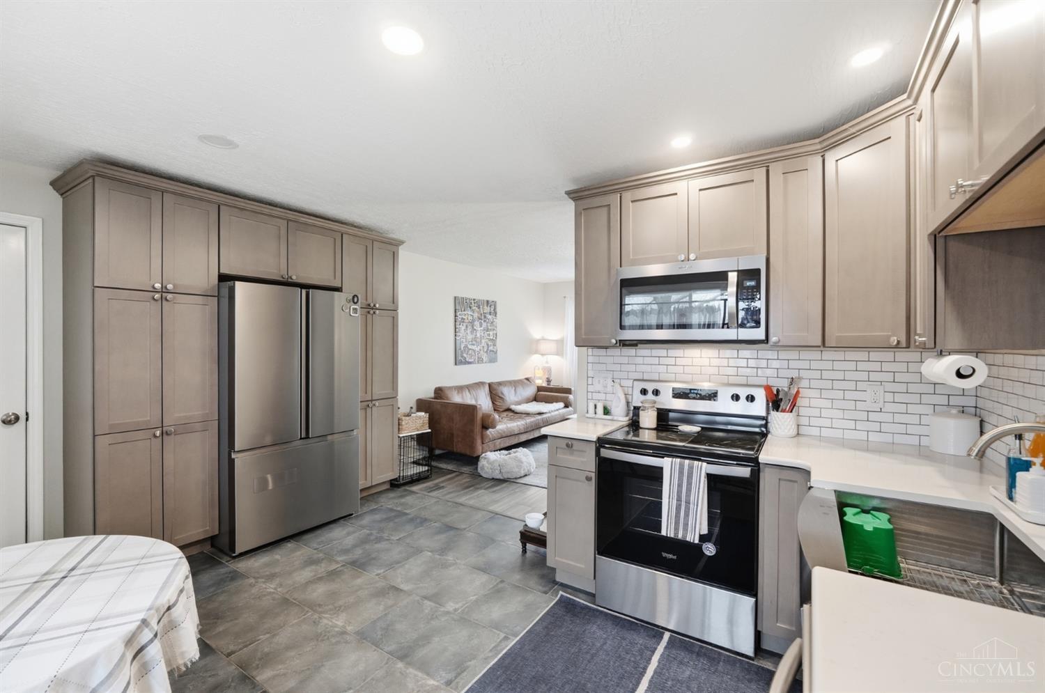11639 Hanover Road Forest Park, OH 45240 - Photo 13 of 54