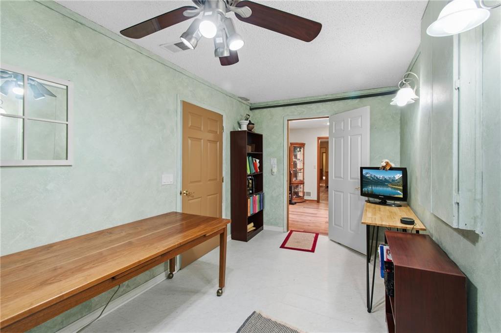 4021 Country Squire Road Oak Grove, MO 64075 - Photo 18 of 45