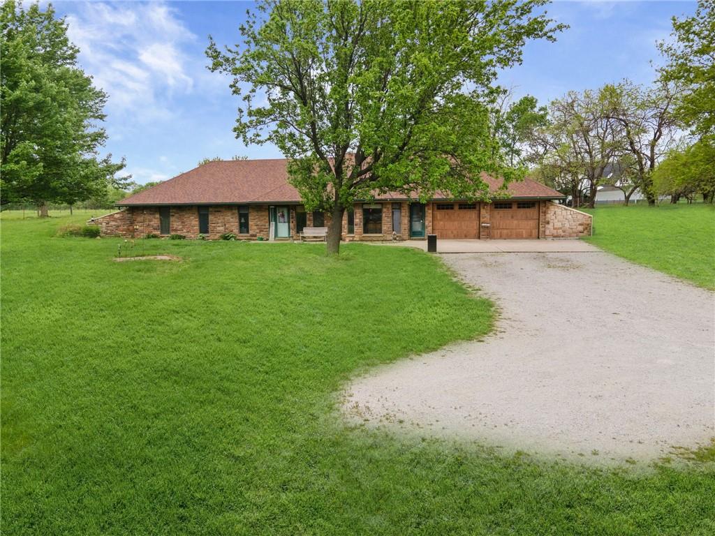 4021 Country Squire Road Oak Grove, MO 64075 - Photo 4 of 45