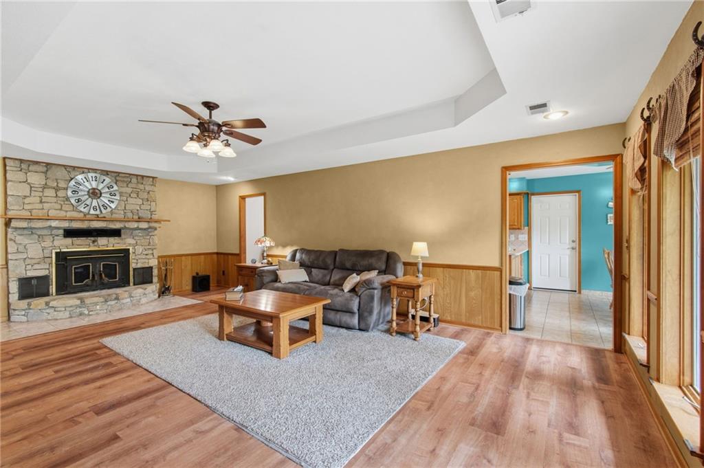 4021 Country Squire Road Oak Grove, MO 64075 - Photo 10 of 45