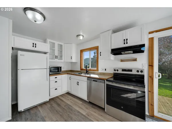 $369,900 | 111 Cypress Avenue, Garibaldi, OR 97118