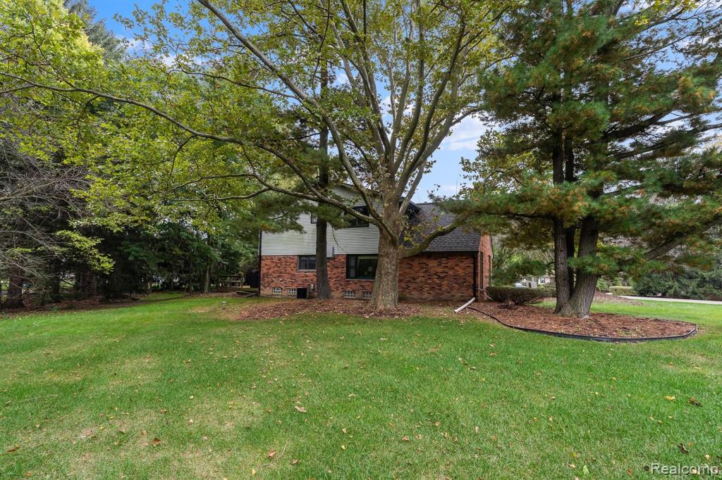 846 Leinster Road Rochester Hills, MI 48309 - Photo 32 of 35