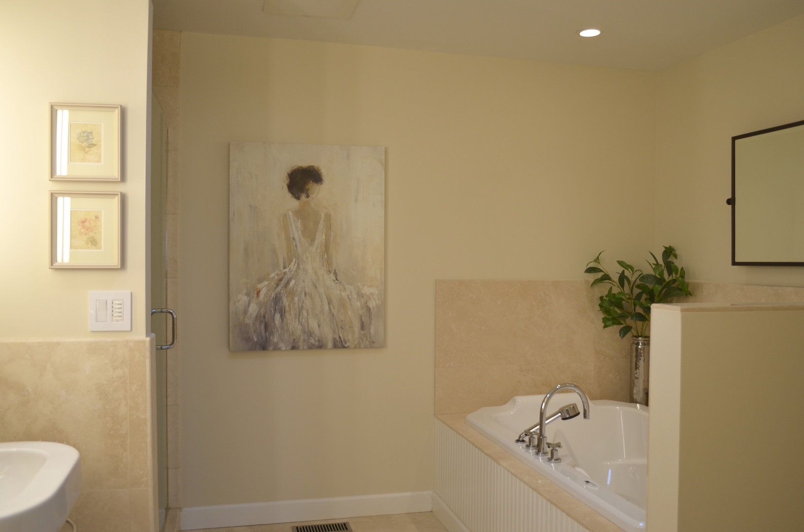 2120 Applecross Road Inverness, IL 60010 - Photo 18 of 38 a bathroom with a bathtub and shower