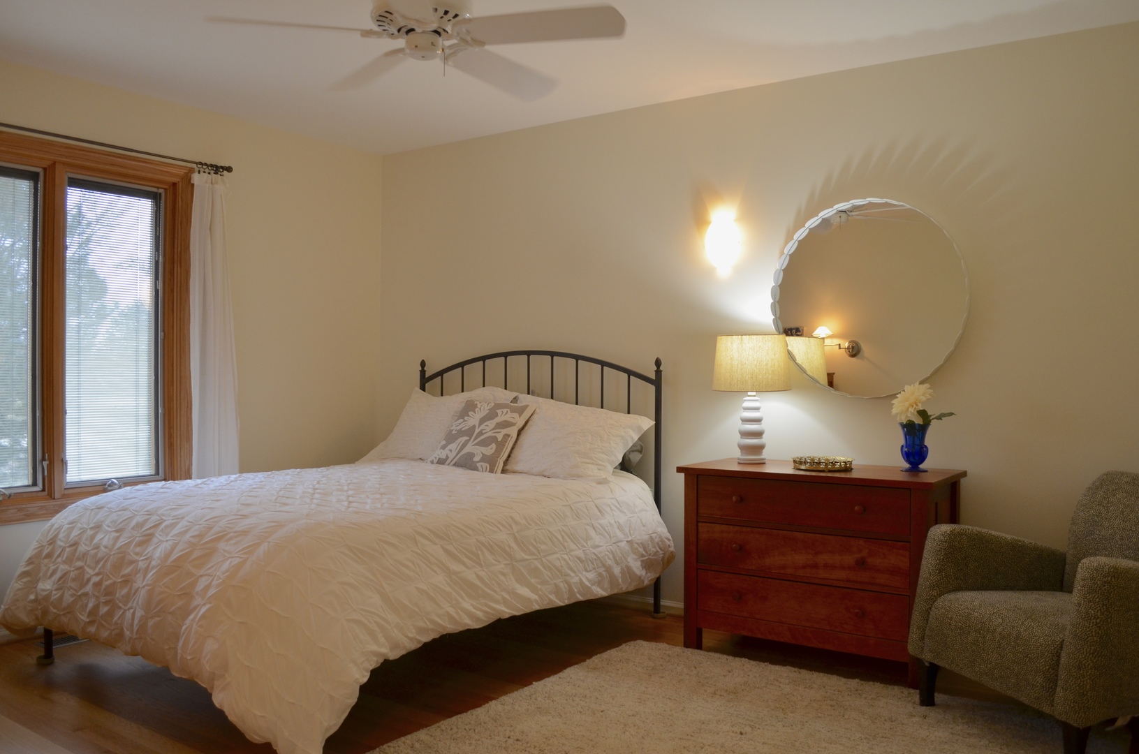 2120 Applecross Road Inverness, IL 60010 - Photo 20 of 38 a bedroom with a bed and window