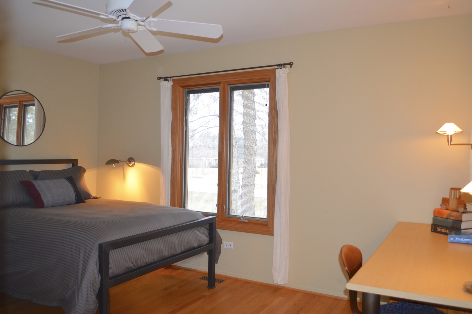 2120 Applecross Road Inverness, IL 60010 - Photo 22 of 38 a bedroom with a bed and window