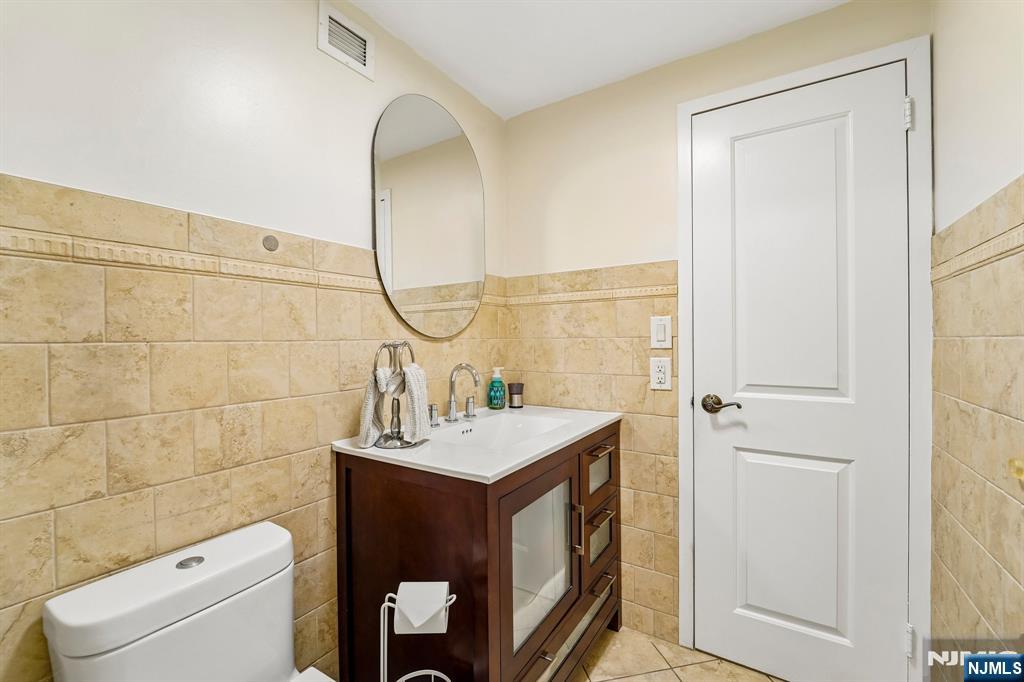 1077 River Road, Unit 903 Edgewater, NJ 07020 - Photo 18 of 37